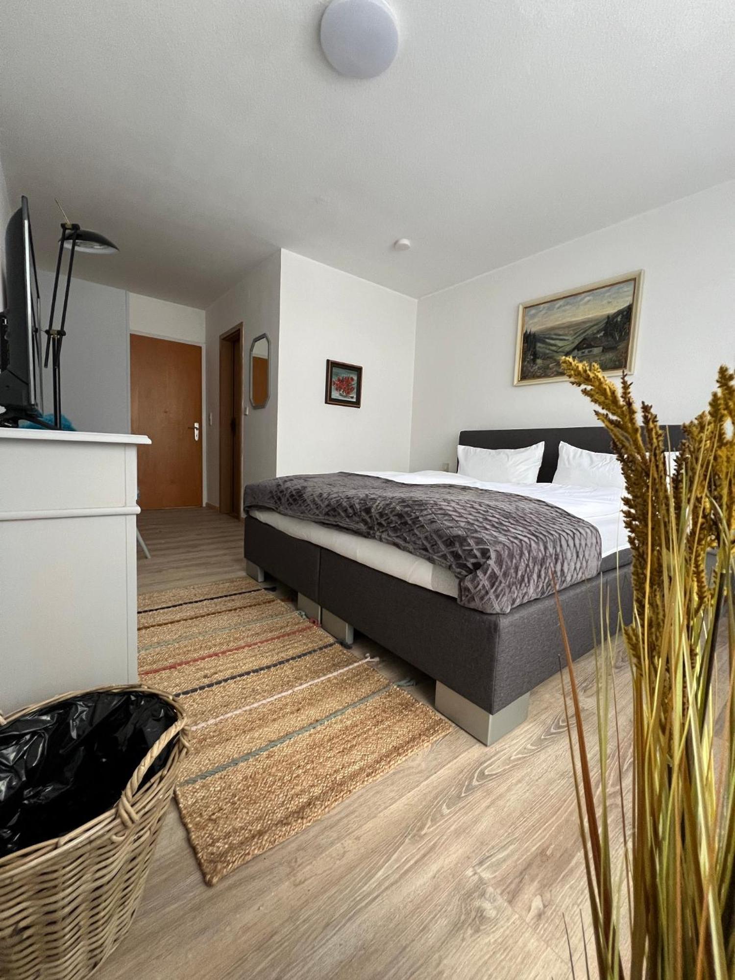 Haus Zum Guten Hirten Steinsfeld Exteriör bild